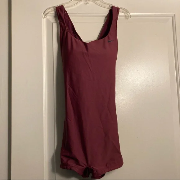 Nike Essential Crossback Unitard Legsuit Swimsuit NWT - Picture 4 of 14